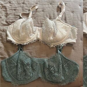 Victoria's Secret Lace Underwire Bra - Cream and Blue